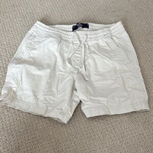 Hollister Cream/Light Tan Shorts